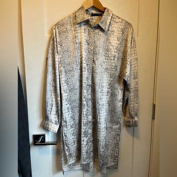 Black Tape Snake Print Tunic Blouse - Picture 1 of 6